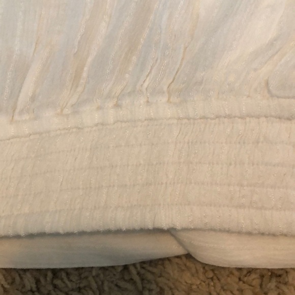 Thin white button down top-Hollister - Picture 6 of 7